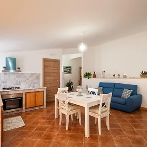  Holiday home Casa Vacanza Azzurra Italy
